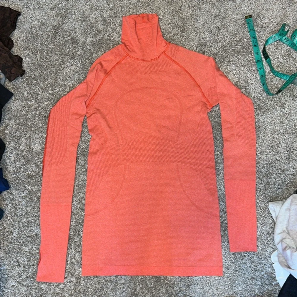 Lululemon Run: Swiftly Turtleneck Love Red Size 6 - Picture 9 of 15